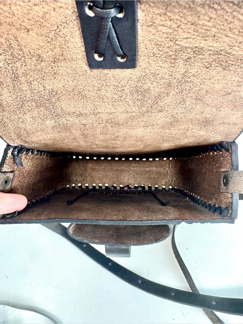 Handcrafted NWT Artisan Hand-Tooled Mexican Leather Crossbody Shoulder Bag